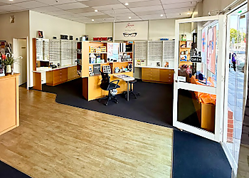 Mr B The Optometrist