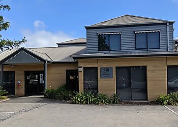 Mr Malcolm Thomas - GIPPSLAND ORTHOPEDIC GROUP