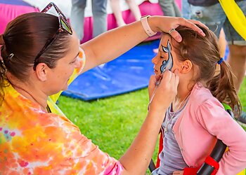 Nikki Noos Face Painting