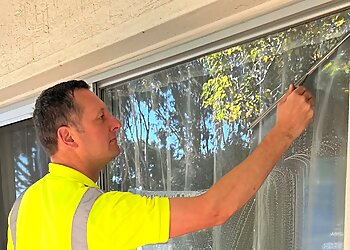 Canberra Window Cleaners Noticeably Clean Windows image 1