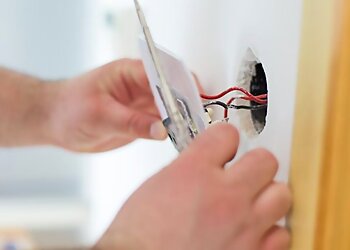 Level Electrical & Air Warana