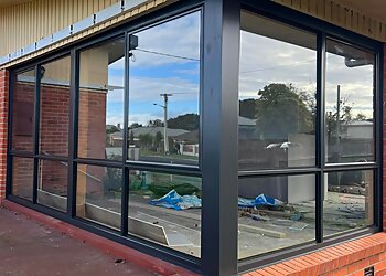 Phil's Glass & Aluminium