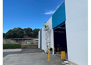 Pintor painting Tasmania