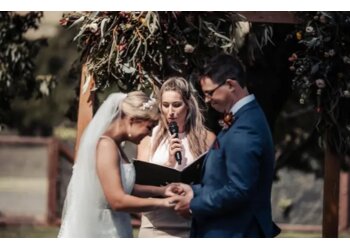 Rianna Winter Weddings - Celebrant