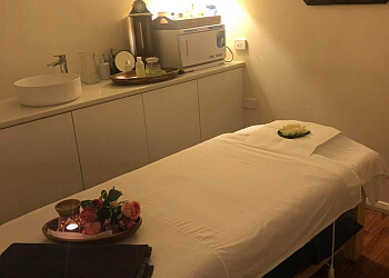 Royal Lily Thai Massage and Herbal Spa 