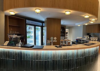 Sammys on the Marina