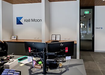 Sarah Fleet - KELL MOORE