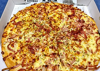 Starvin’ Pizza Bar