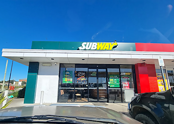 Subway Shell Petrol Station