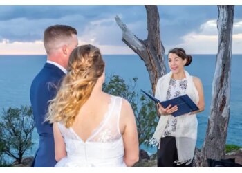 Sunshine Coast Celebrant Philippa Holness
