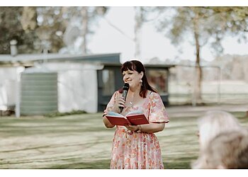 Bendigo Marriage Celebrants Susie the Celebrant image 1