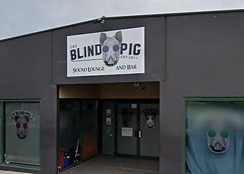 The Blind Pig Bar & Cafe