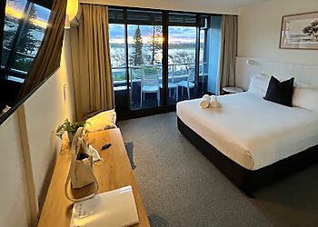 The Mid Pacific Motel