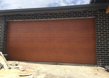 3 Best Garage Door Repair in Queanbeyan, NSW - Expert Recommendations