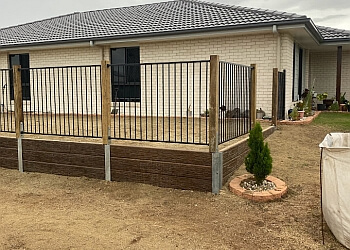 Wood Wizard Fencing & Landscaping